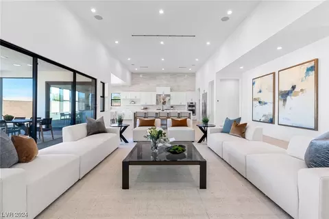 6315 Duneville St, Las Vegas, NV 89118