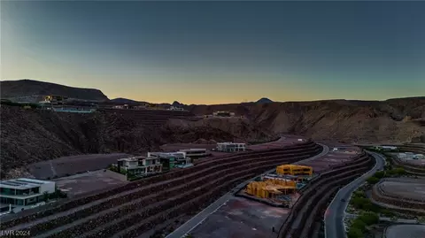 8 Hidden Heights Ct, Henderson, NV 89012