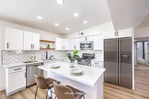 3693 Hawaii Ave, Las Vegas, NV 89104