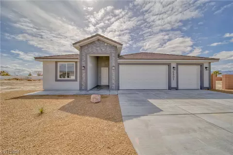 6801 Sandpebble St, Pahrump, NV 89061