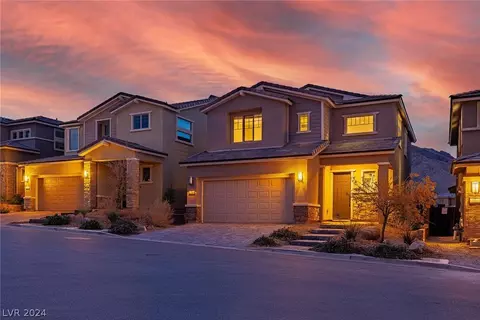 2581 Iron Crest Ln, Las Vegas, NV 89138