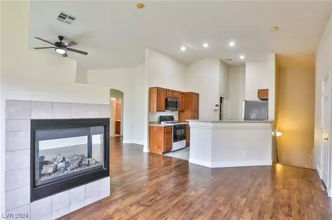 8777 Tom Noon Ave #101, Las Vegas, NV 89178