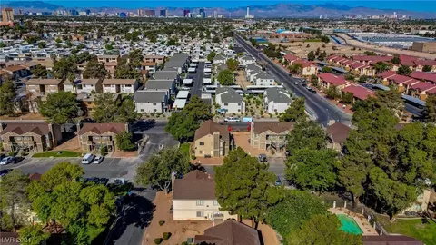 2726 Jennydiane Dr, Las Vegas, NV 89121