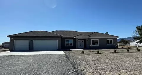 851 Lupin St, Pahrump, NV 89048