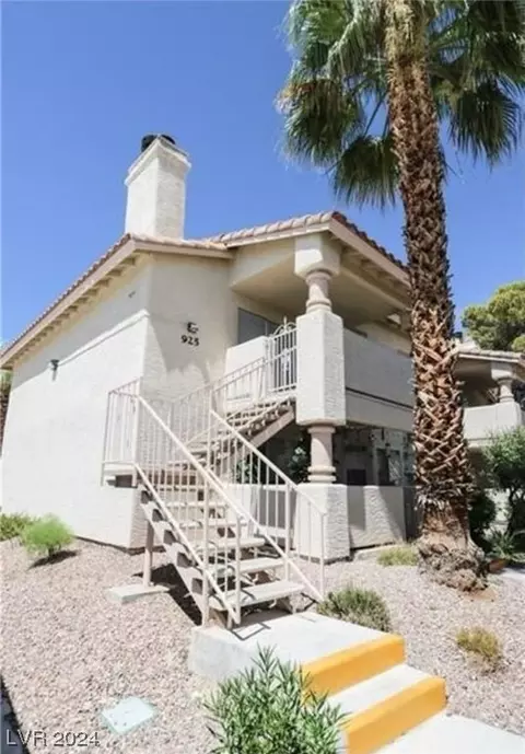925 Falconhead Ln #202, Las Vegas, NV 89128