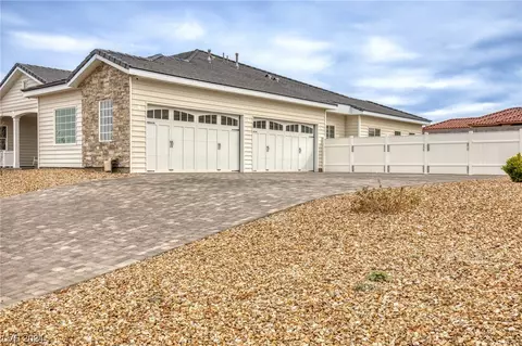 271 E Longacres Dr, Henderson, NV 89015 photo 3