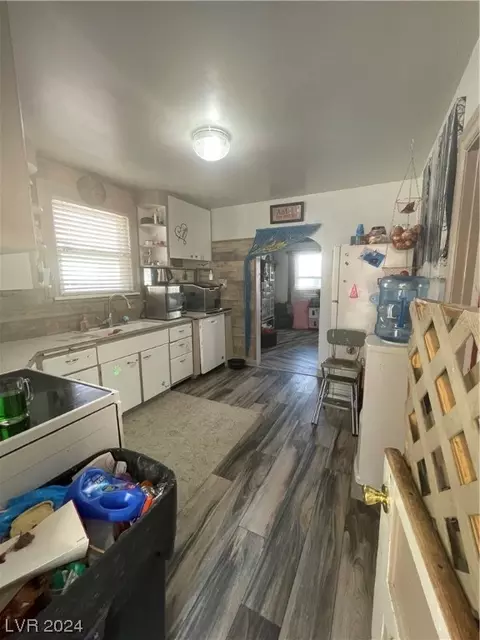 Kitchen - 433 Nevada Ave, Ely, NV 89301 photo 2 of 2