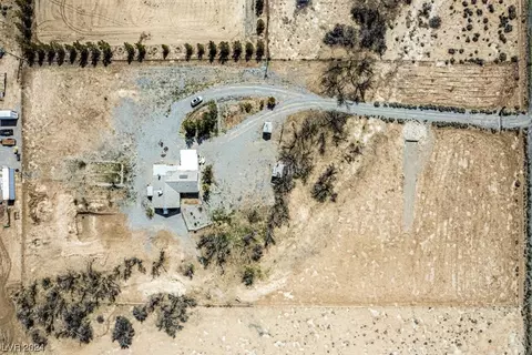 3835 S Simmons St, Pahrump, NV 89048