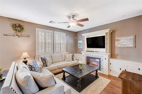 4917 Naff Ridge Dr, Las Vegas, NV 89131