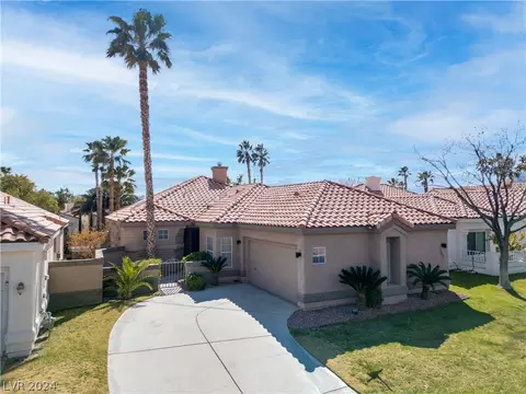 7841 Ben Hogan Dr, Las Vegas, NV 89149