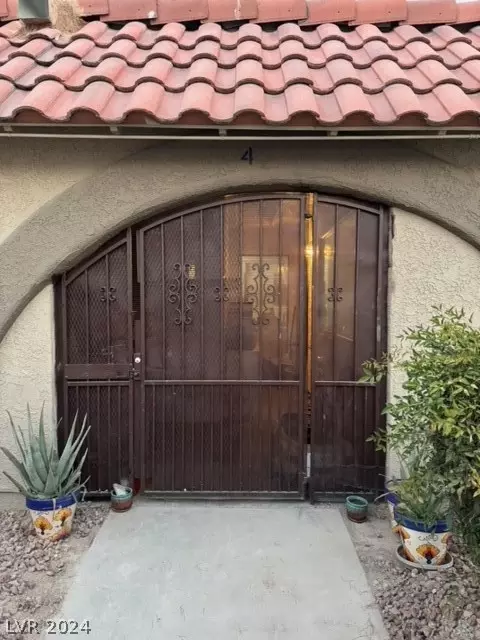 817 Mantis Way #4, Las Vegas, NV 89110