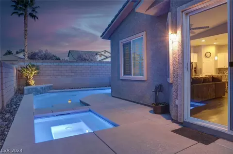 696 Nathanial Ct, Henderson, NV 89052