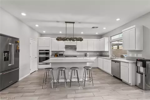 8343 Monroe Bay St, Las Vegas, NV 89113