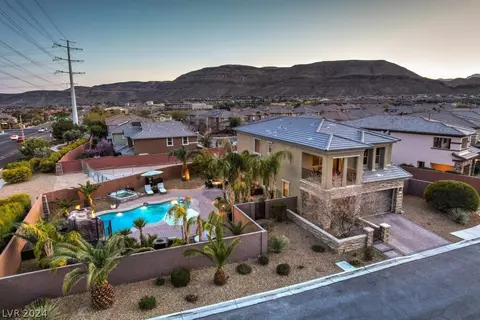 10203 Cider Mill Rd, Las Vegas, NV 89135