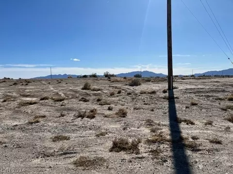 801 E Betty Ave, Pahrump, NV 89060