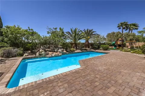 2375 Antrim Irish Dr, Henderson, NV 89044