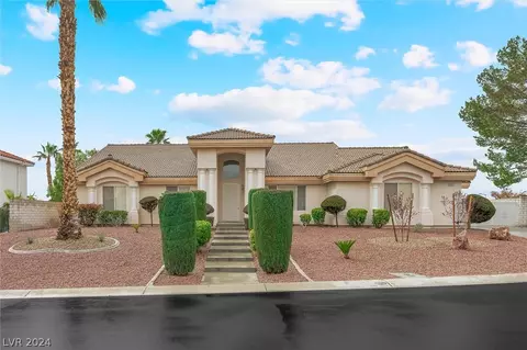 10025 Fox Springs Dr, Las Vegas, NV 89117