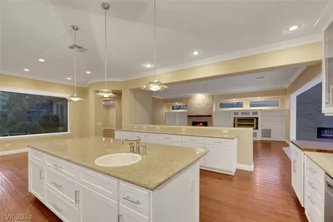 2740 Desert Troon St, Las Vegas, NV 89135