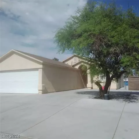 2638 Blue Reef Dr, North Las Vegas, NV 89032
