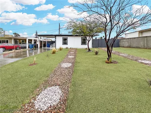27 Wyoming Ave, Henderson, NV 89015