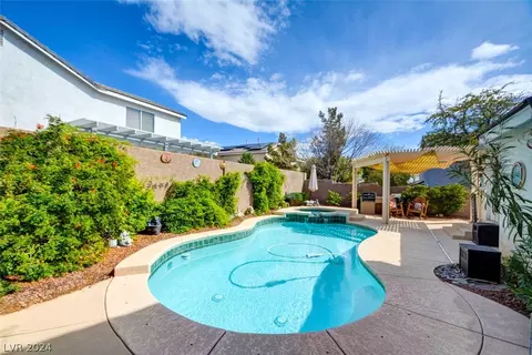 7900 Autumn Gate Ave, Las Vegas, NV 89131