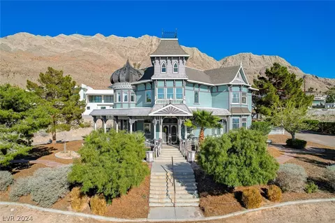 7067 Beverly Glen Ave, Las Vegas, NV 89110