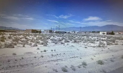 1760 E Laguna St, Pahrump, NV 89048