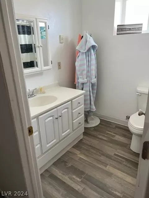 Bath - 1435 S 20th West St, Ely, NV 89301 photo 2 of 3