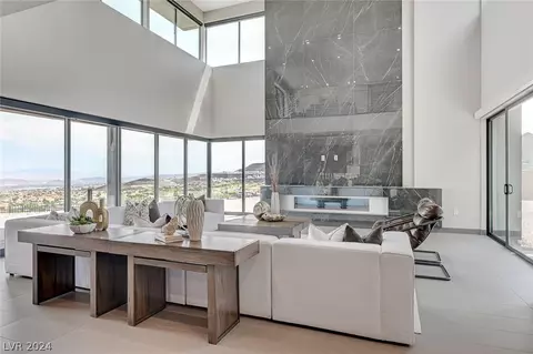 582 Dragon Hawk Ct, Henderson, NV 89012