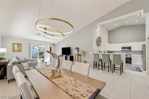 829 Majestic Oak St, Las Vegas, NV 89145