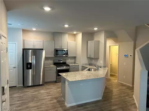 4725 Frasers Owl Ave #102, North Las Vegas, NV 89084