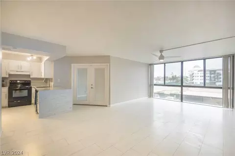 3930 University Center Dr #208, Las Vegas, NV 89119