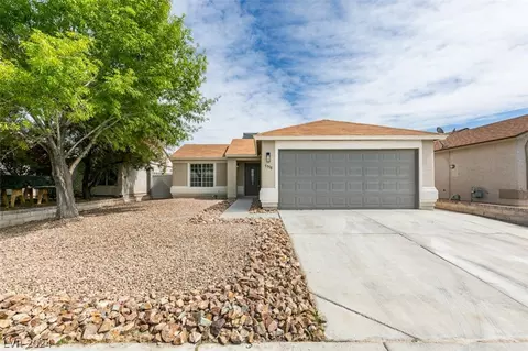 5558 Ballinger Dr, Las Vegas, NV 89142