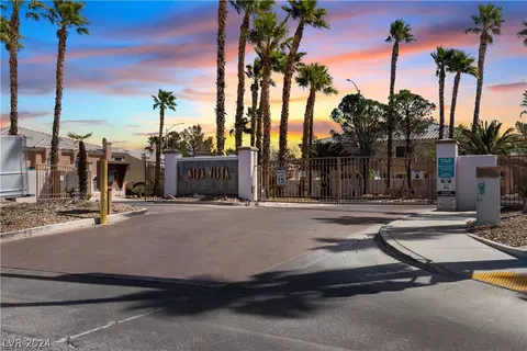 8408 Blue Island Ave, Las Vegas, NV 89129
