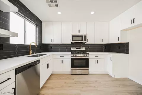 8318 Fort Hallock Ave, Las Vegas, NV 89131