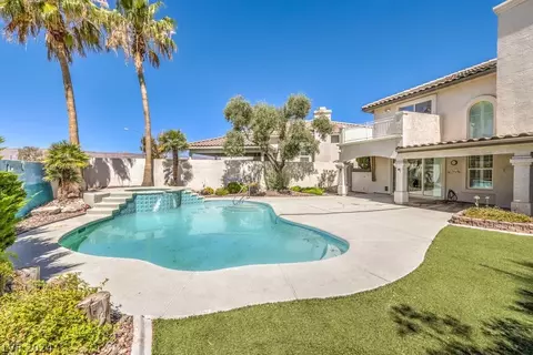 8723 Knollmist Dr, Las Vegas, NV 89147