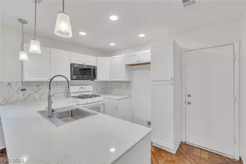 1536 Angel Falls St, Las Vegas, NV 89142