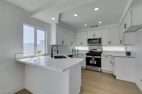733 Plantain Lily Ave, Las Vegas, NV 89183