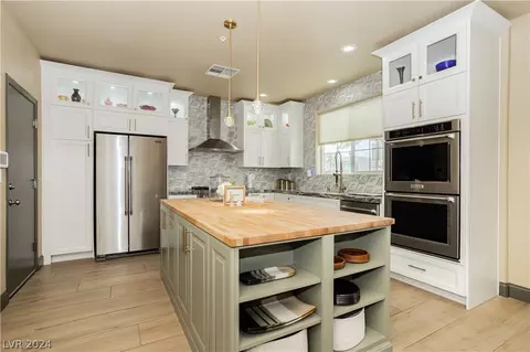 9044 Proud Ct, Las Vegas, NV 89149