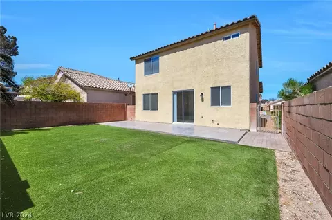 8215 Shallow River Ct, Las Vegas, NV 89117