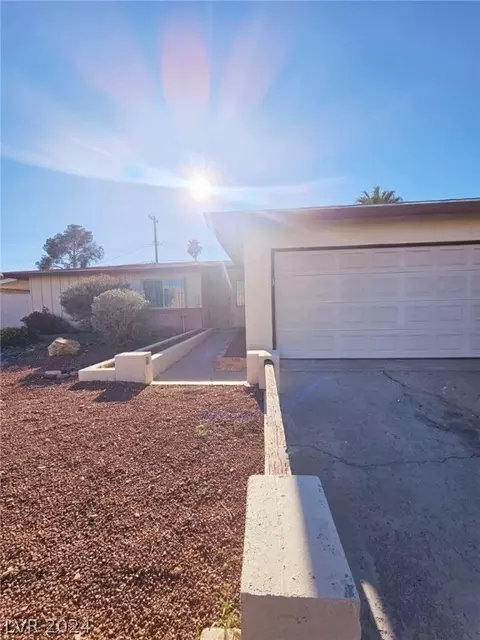 1216 Montclair St, Las Vegas, NV 89146
