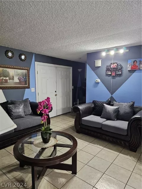 3542 Villa Knolls North Dr, Las Vegas, NV 89120