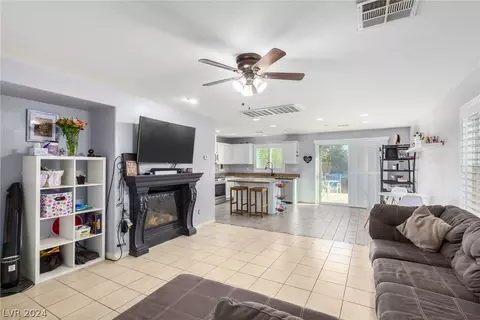 9069 Iron Cactus Ave, Las Vegas, NV 89148
