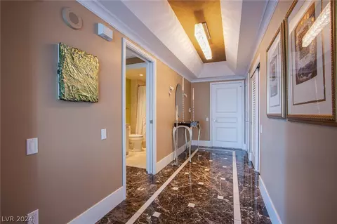 222 Karen Ave #1008, Las Vegas, NV 89109