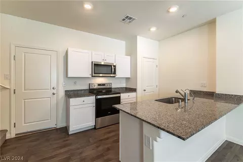 535 Thistleberry Ave, Henderson, NV 89044