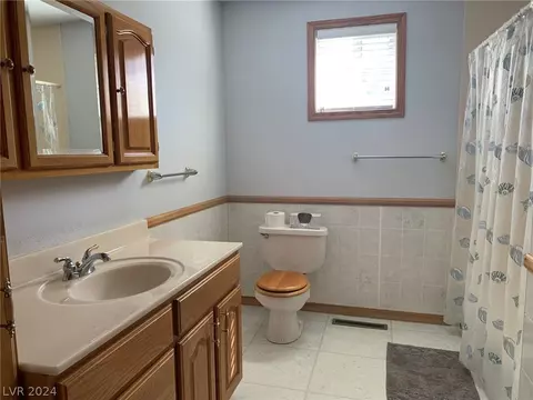 Bath - 800 Mill St, Ely, NV 89301 photo 1 of 1