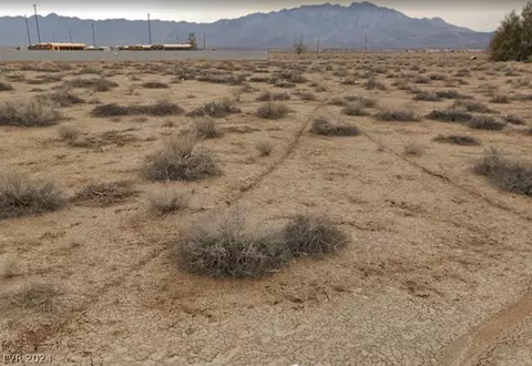 2621 W Woodchips Ct, Pahrump, NV 89048