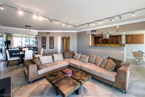 2777 Paradise Rd #2204, Las Vegas, NV 89109
