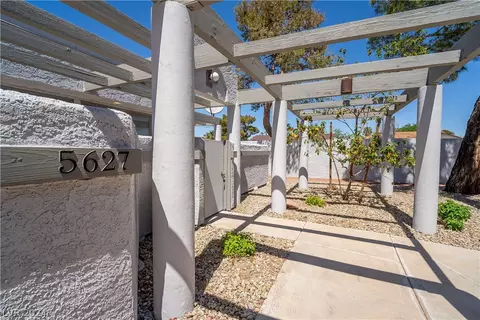 5627 Vineyard Ln, Las Vegas, NV 89110