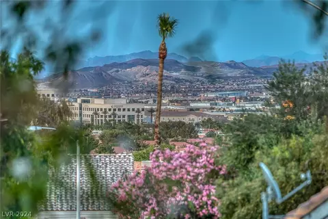 1649 Duarte Dr, Henderson, NV 89014